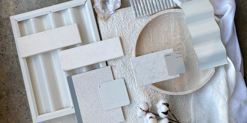 COLORBONDsteel's tweet image. Our #FridayFlatlay this week, is from Kali Appleby, from Porter Davis Homes and features #COLORBONDsteel #Surfmist

Thank you so much Kali. It’s beautiful.

#letstalkcolour
#COLORBONDdesigners
#COLORBONDpalette
#PorterDavisHomes