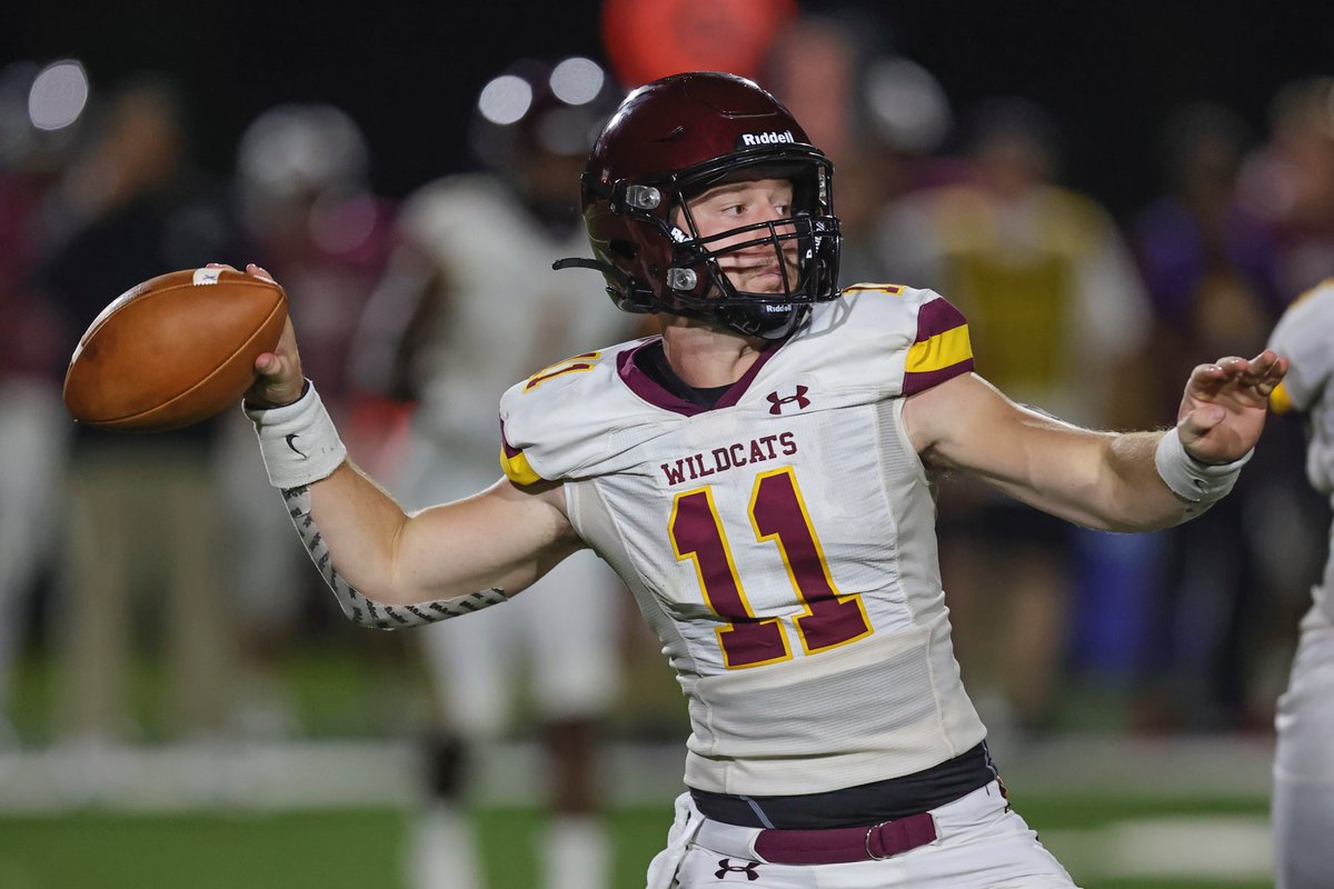 Lawson Pratt’s five touchdowns lead Pearl River to dominant victory

📰bit.ly/3CZNSJk

#RRR🐾 
#ROARwiththeBEST🏈