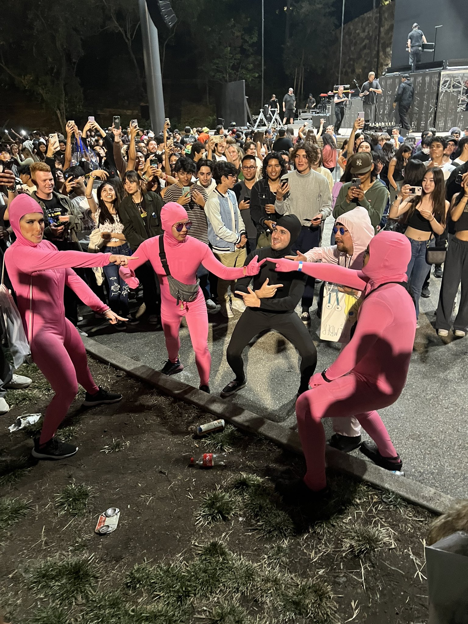 IBOOOOOR home on Twitter "Wild moment at the joji concert 😭😭 https