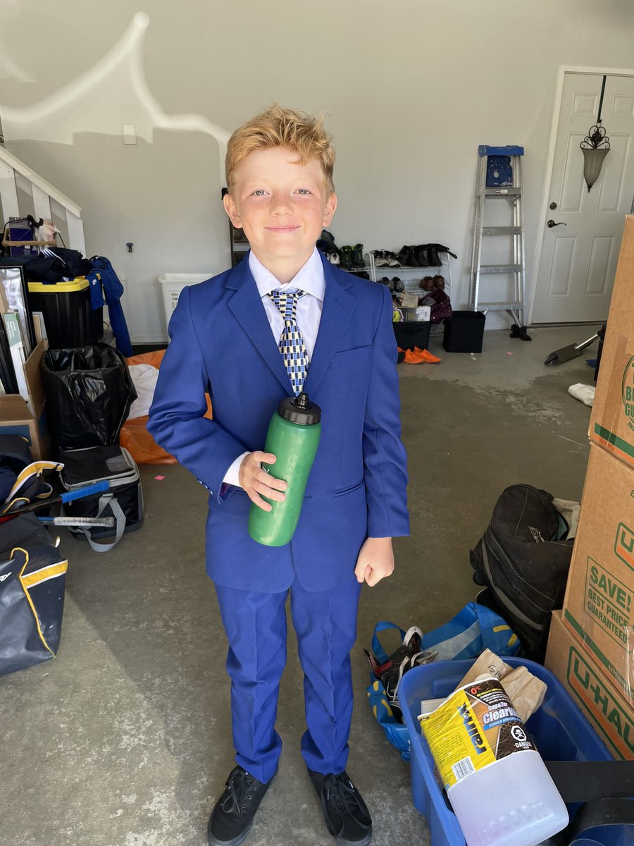 KingCalvin98's tweet photo. Dads boy #Kinger2.0 #BlueGold #JOB https://t.co/nC05Auenrr