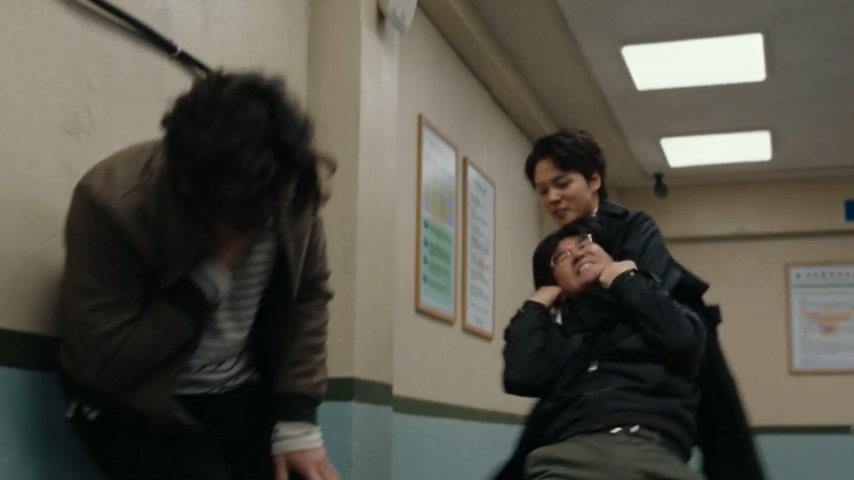 _DevAkshi__'s tweet photo. han juwon is truly partner of dongshik now! the way he saved him and tried to k word jinmuk!

#BeyondEvil #BeyondEvilEp8 https://t.co/DMEpuo6X9Y