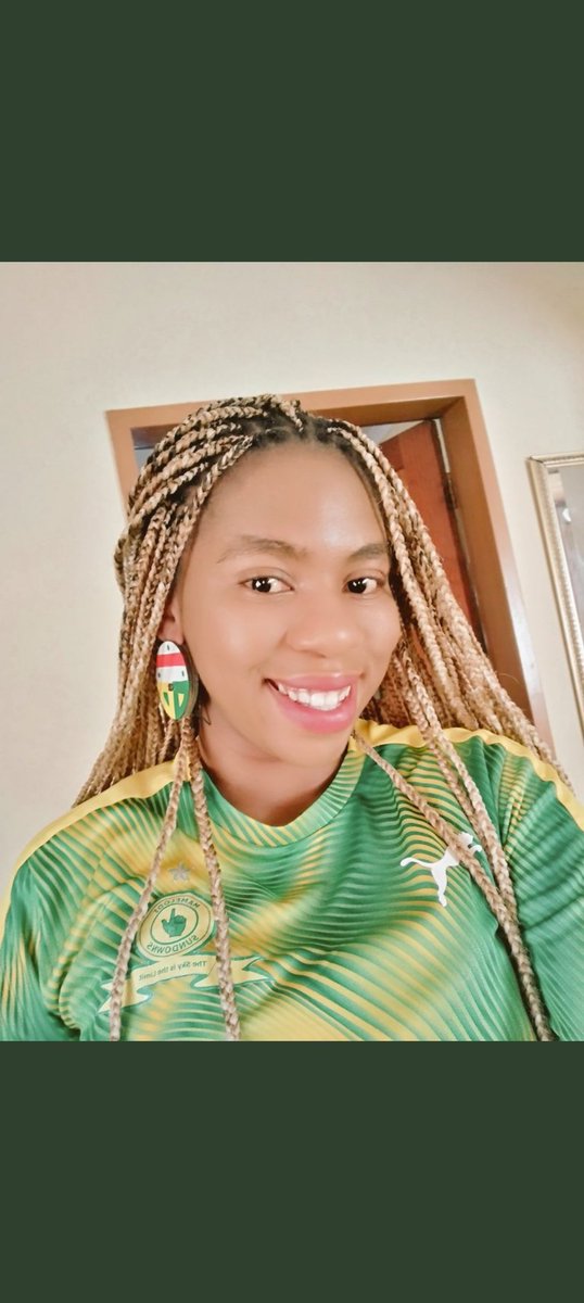 Richard41956196's tweet photo. #appreciationtweet  
#SundownsvsSupersport 
#LucasMoripeStadium 

@KhanyisileMana3 we see your at branch level,  Woman support and the love you have and always show for the team. @Masandawana thus woman deserves a spot at the team's marketing division and supporters mobilization https://t.co/mrlEd0vkOa