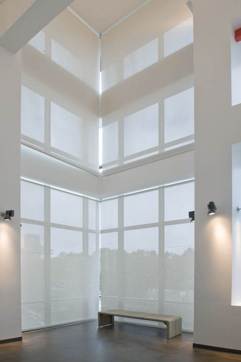 decorestor's tweet photo. Una gran cristalera con vistas perfectamente protegida con estores screen de visibilidad media. Descubre todos los tonos disponibles⬇️
https://t.co/H8NuF1yg2n
#decorestor #decostore #shoponline #photo #rollershade #screen #window #interiordesign https://t.co/521ZTuz8z6
