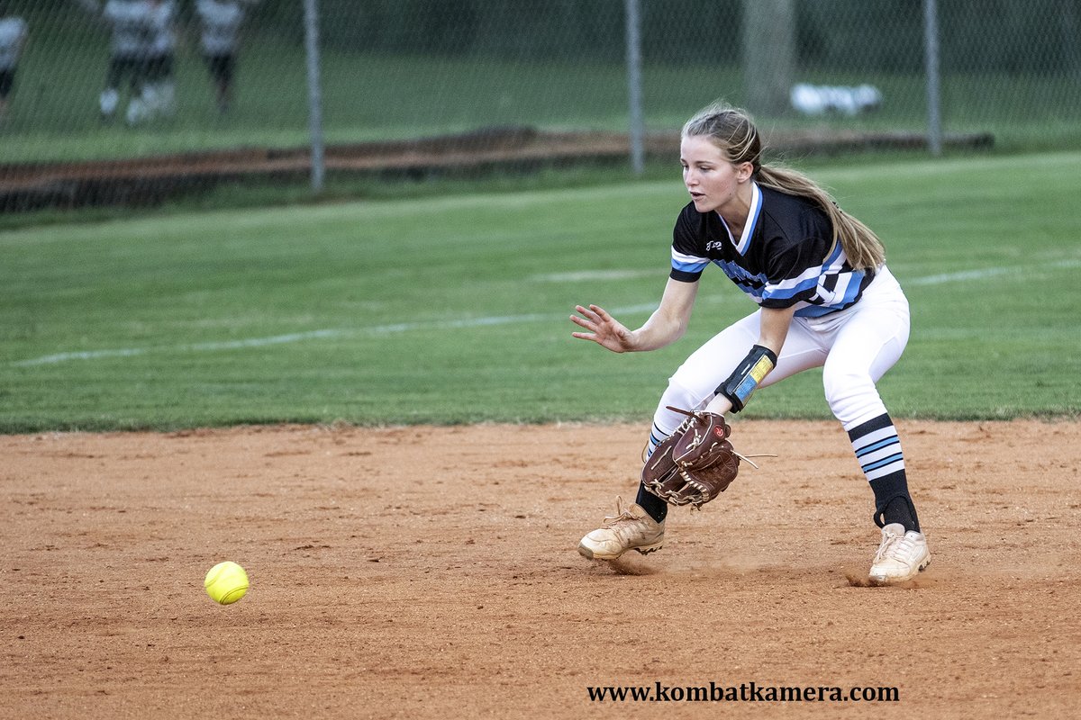 KombatKamera's tweet photo. Starr's Mill HS softball hosts Lagrange HS in a home conference game. Lagrange wins 14-3 against a determined SM team. https://t.co/FrtKDJgVRE  

@starrsmill @StarrsMillHS https://t.co/gVHnNgNWl9