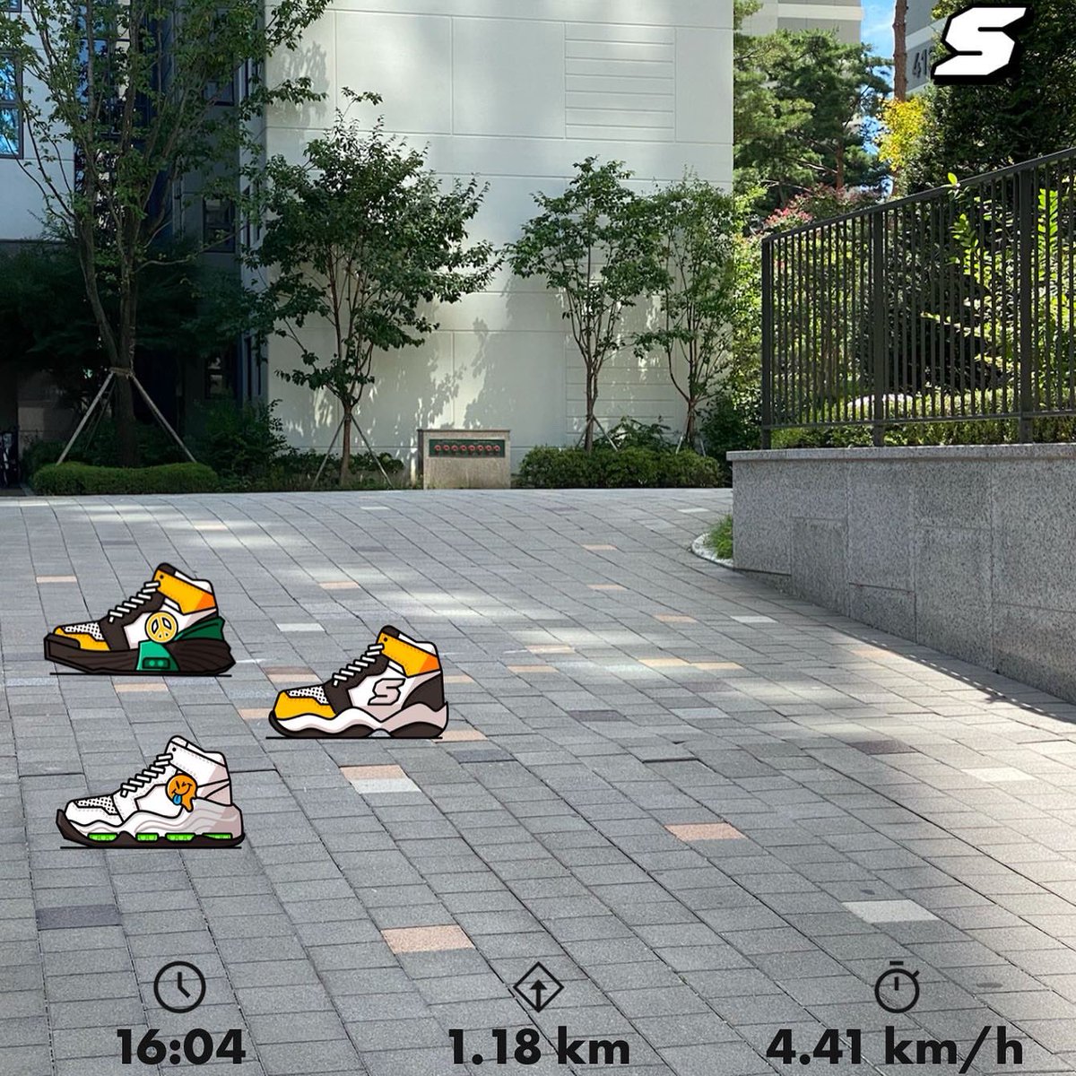 ellice211's tweet photo. 🚶🏼‍♀️이벤트 참여 Day2🍗
신발들 사진에 배치하니까 되게 귀엽네:)
@SuperWalk_ 

#슈퍼워크 #SuperWalk #M2E #걷기 #달리기 #런스타그램 #달리기그램 #오운완 #추석 https://t.co/06CSifbf6Y