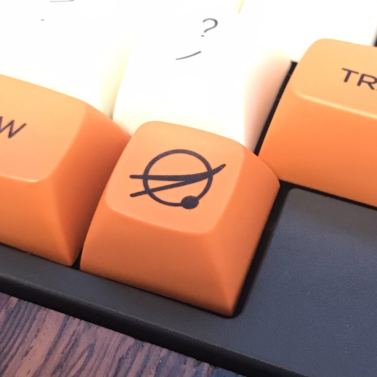 Pazz_Teo's tweet photo. MiTo GodSpeed MT3コンプリートしました
AresのModKeyは赤銅色
アクセントはストーンホワイト
#DESKEYS
#HHKB https://t.co/Ebpsopxw7o