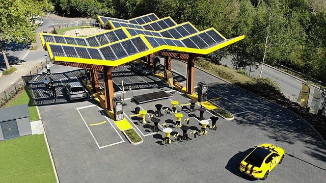 GerdKebschull's tweet image. Fastnet Ladepark in Bochum
Foto (c) Florian Schmidt/Chanan Bos
auto-online-magazin.de/index.php/maga…
#Fastnet #Ladepark #Bochum
@radiobochum @StadtportalBO @elektrokarre @Hamburg397 @Mingiam10