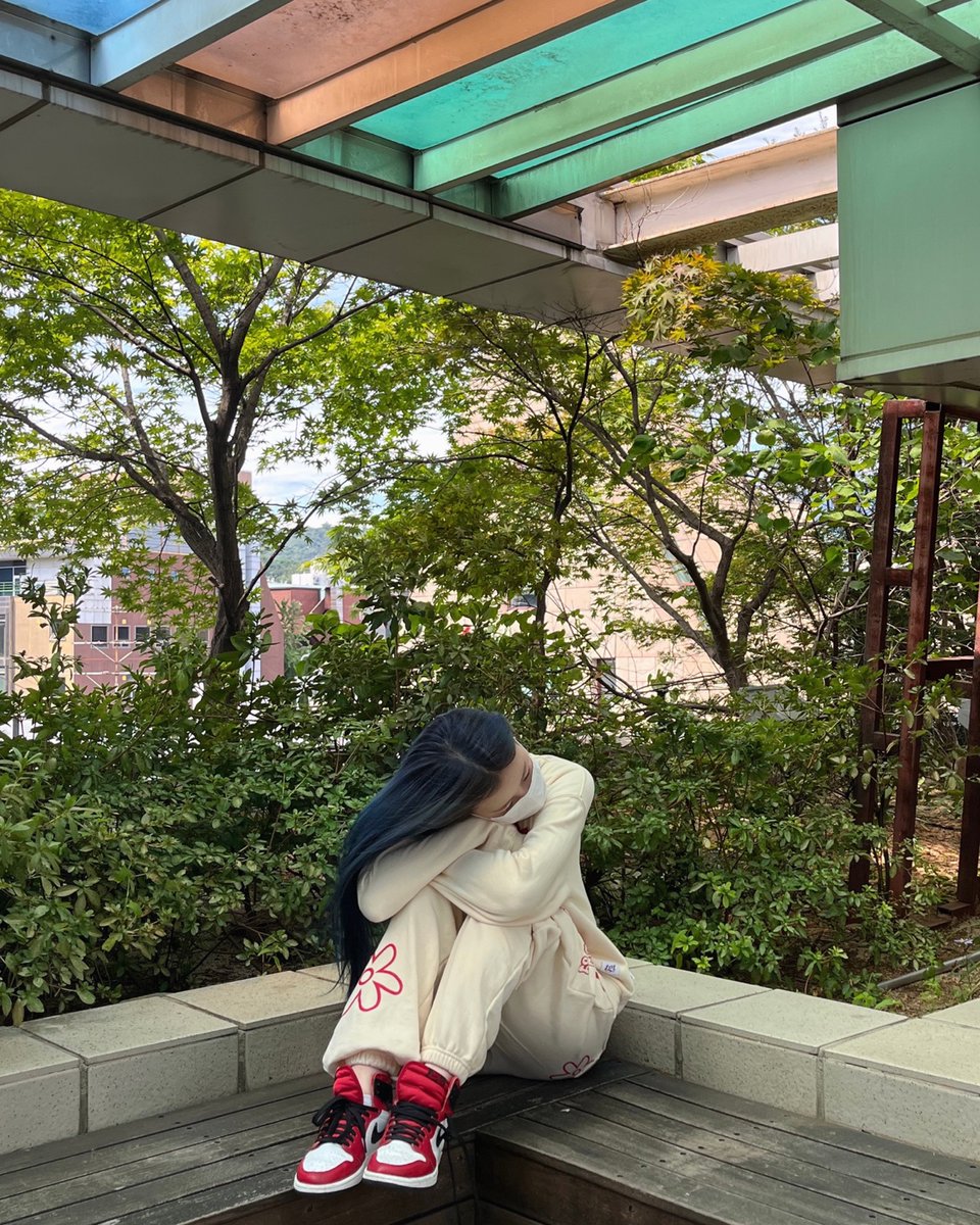 BVNDIT_official's tweet photo. [#승은]
대학생 으니 쉬는시간에 찍은거에여 ㅎㅎ
#밴디트 #BVNDIT https://t.co/bb9eEJN0Zg