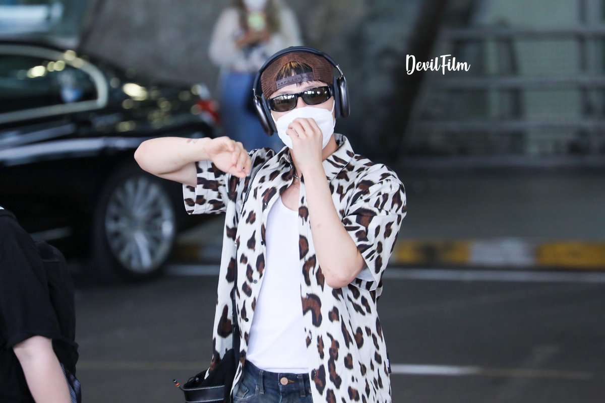 ยินดีต้อนรับซึงยอนฮะะ!!ยกมือไหว้ท่วมหัวแล้วหนึ่ง!!5555555555

<a href="/c_woodzofficial/">WOODZ</a>
#WOODZ #우즈 #조승연 
#SEUNGYOUN #CHOSEUNGYOUN
#WOODZ_ColorfulTrauma_inBKK
#WelcomeWOODZtoThailand
#FoodTruckBattleSS2_FanMeeting