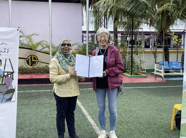 JapaninMaldives's tweet photo. From Yurihama town in Japan ground golf kits were donated to @MoGFSSmv. People and Embassy of Japan hope that Japan-born ground golf will spread throughout Maldives and that Maldivian people will enjoy good health!
#groundgolf #yurihama #grandparentsday
https://t.co/mxnSfi3Mos https://t.co/iMU856TExM