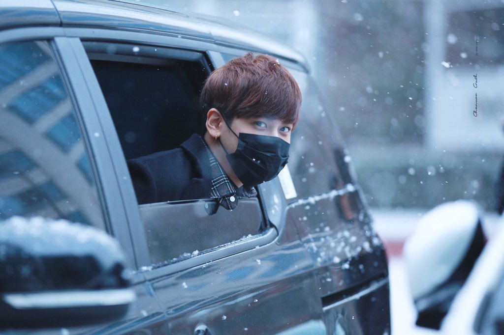 Entang_234's tweet photo. Just Chanwoo pop his head out of the car window, to great his fans π₯Ί
#μμ΄μ½ #iKON #CHANWOO #μ°¬μ° #μ μ°¬μ° #γγ£γ #ιη²²ε³ #CWSR #찬ꡬ #CHAN @iKON_chan_w000
2018 2022 https://t.co/TeYrWGip6c