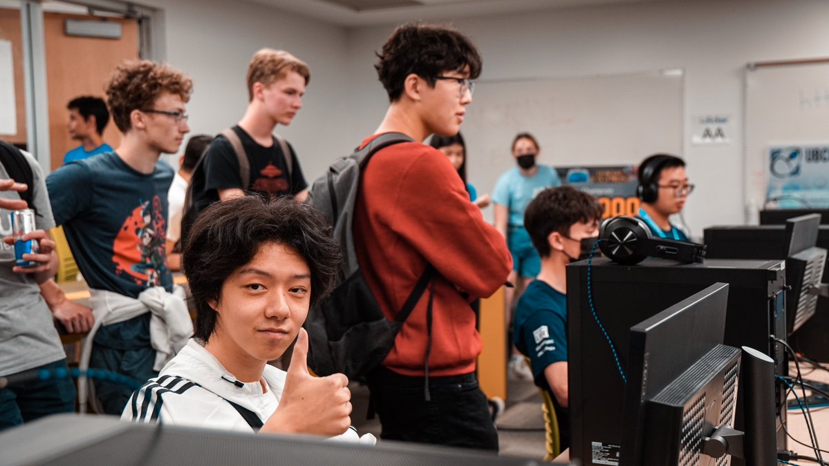 nvnmediajpg's tweet photo. Jumping into gaming at @ubcesports's 2022 Jump Start event! (2/3)
#ubcea #ubcesports #ubc #jumpstart
#ubcjumpstart2022 #ubcjumpstart https://t.co/9EmrNjGMe8