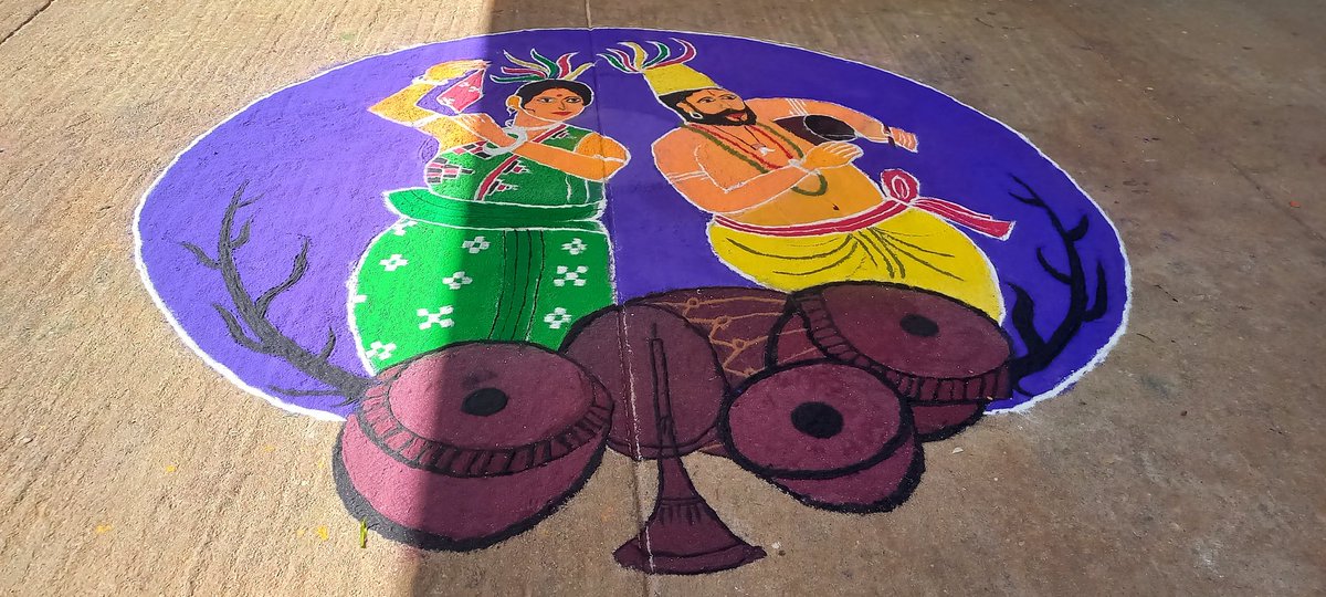SoumyaS06564276's tweet photo. କୋଶଳ ଅଞ୍ଚଳ ର ସିଘା ତିହାର , ଭାଇ ଚାରା ର ପରବ୍ ନୂଆଖାଇ ଉଧେ ସମକୁ ମୋର ଆଡ଼ୁ ନୂଆଖାଇ ଜୁହାର 🙏
#nuakhai #nuakhaijuhar #sambalpuria #nuakhaibhetghat #sambalpur #odisha #india #home #tradition #jaimaasamalei #jaikoshal #juhar #bargarh #kosal #proudtobeasambalpuriyan #woym https://t.co/tMczToHdtP