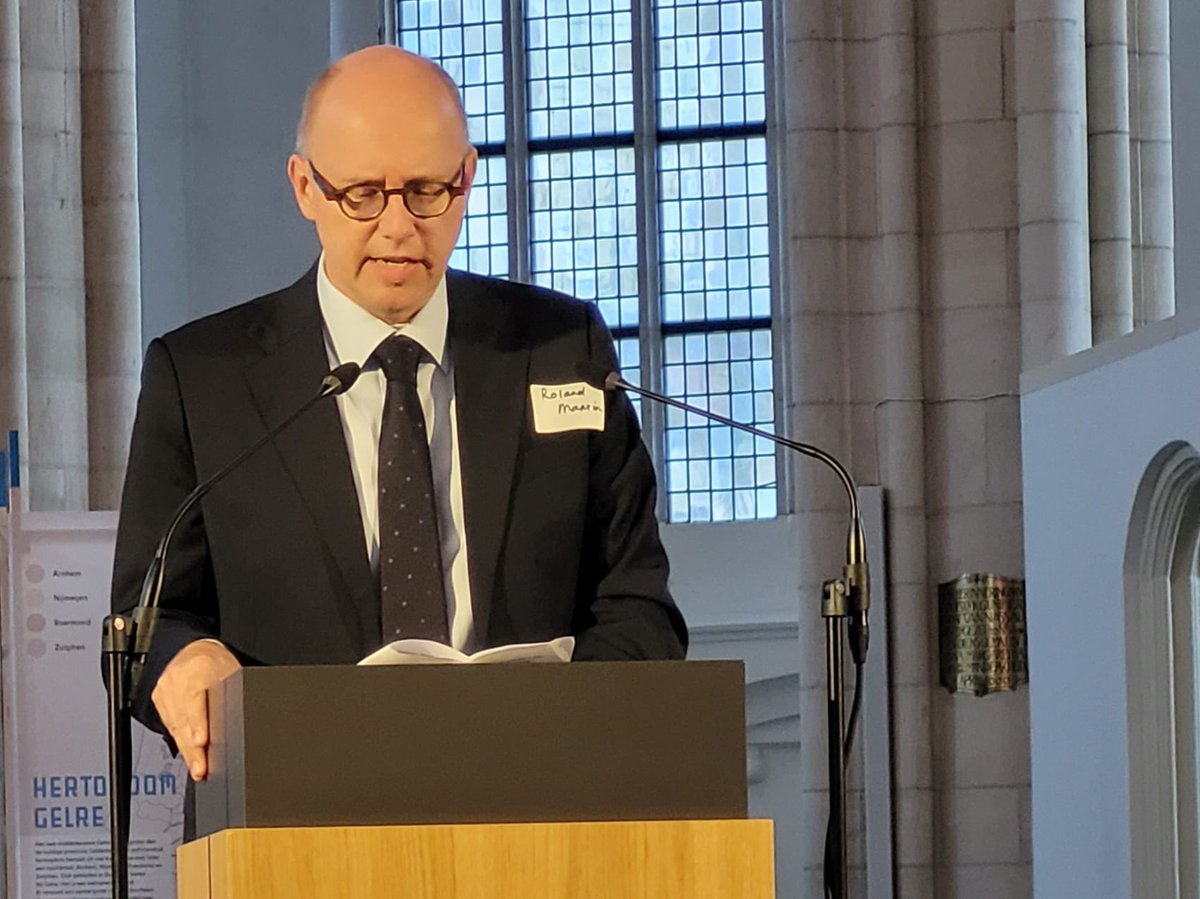 GermanyinNL's tweet photo. Der 🇩🇪-🇳🇱 Journalistenaustausch (https://t.co/phoKeotzmf) ermöglicht Journalisten einen Aufenthalt in Redaktionen im Partnerland. Gestern überreichten 🇩🇪 Botschafter Nunn und 🇳🇱 Gesandter Martin die Stipendien in der Eusebiuskerk in #Arnhem 
@MinBZ @NLinDeutschland https://t.co/qg8FVYAbG7