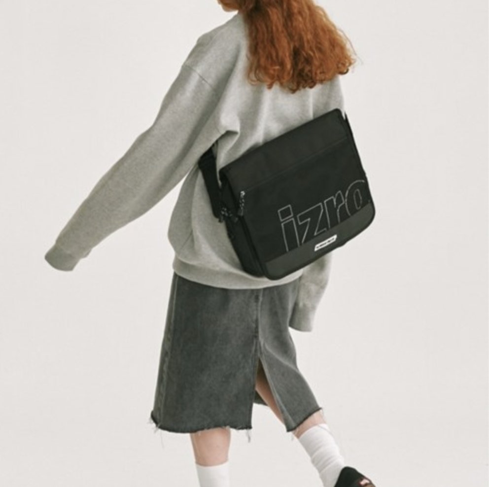 SNOWBALL01421's tweet photo. ⚫️ALMOST BLUE⚫️
💖IZRO X ALMOSTBLUE MESSENGER BAG ลด 68%
💵จาก 3890 บาท เหลือ 1390 บาท
📮ค่าจัดส่ง 40฿
🙇🏻♂️สนใจสั่งซื้อสอบถาม DM
#พรีออเดอร์เกาหลี #ALMOSTBLUE #เสื้อผ้าเกาหลี #เสื้อผ้าสไตล์เกาหลี #เสื้อยืด #กระเป๋า #IZRO https://t.co/JtP54gJiQ2