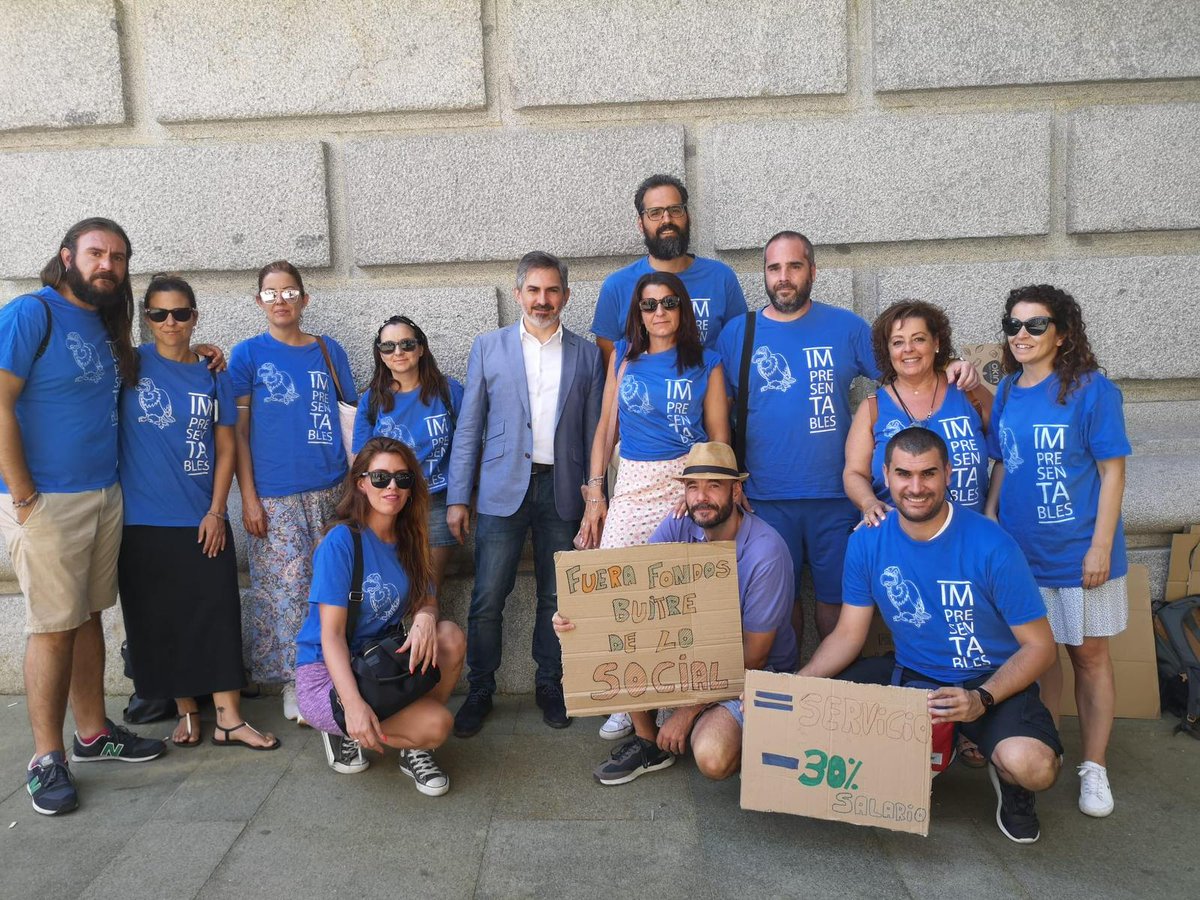 CaminoAS's tweet photo. @AlmeidaPP_ @begonavillacis @AniortePepe recordad las promesas que no estáis cumpliendo.  Habéis elegido ya? Os posicionáis al lado de los Servicios Públicos de calidad con reconocimiento real de lxs profesionalxs o preferís que los fondos buitres sigan destruyendo los servicios? https://t.co/KuWnTW2Q0g