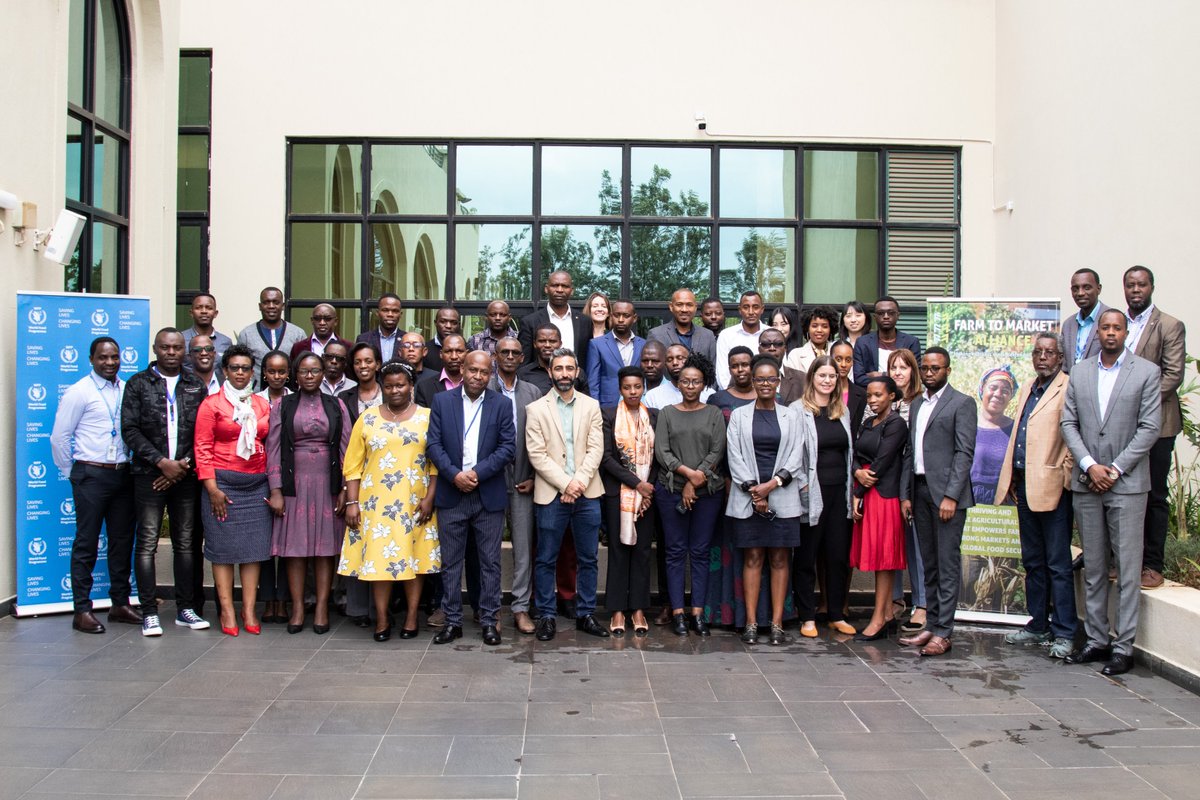 EdithHeinesWFP's tweet photo. Thank you @RwandaAgri, @FAORwanda, @KOICA_Rwanda for participating in the annual #FtMA consultations, bringing together all stakeholders in the #maize &amp; #beans #ValueChains! Looking forward to working together to promote #FarmersServiceCenters in the upcoming agriculture season! https://t.co/qO48bEOgSf
