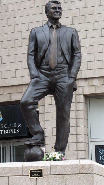 NufcDay's tweet photo. 02 Sept 1999
📝Sir Bobby Robson Appointed #NUFC manager

⏫2 x top 4 finishes
🏅2nd stage of champions league 
🏟188 games managed
👍188 wins
🤝51 draws
👎54 loses
🎱first game beat Sheffield wed 8-0 with @alanshearer scoring 5 ⚽️⚽️⚽️⚽️⚽️
1️⃣ incredible man https://t.co/h2xTbGE2rT