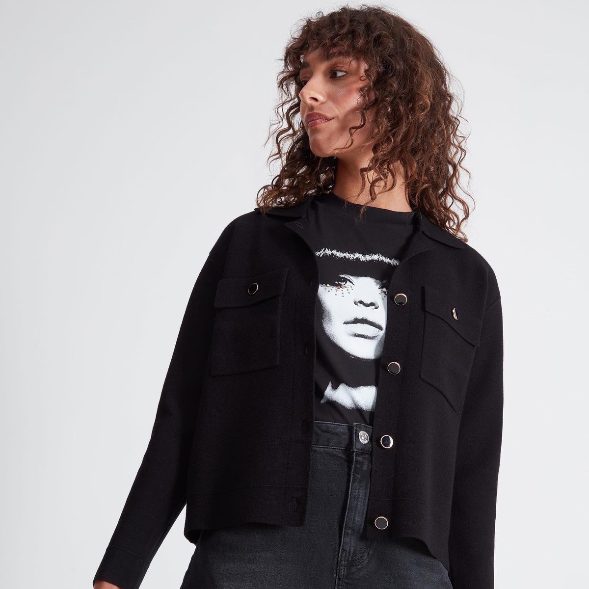 sonderstudiouk's tweet photo. Every wardrobe needs a shacket; the perfect layering piece through autumn, winter and spring. Shop our new knitted button shacket: https://t.co/lTackq53DT https://t.co/9UcRwZcFRc