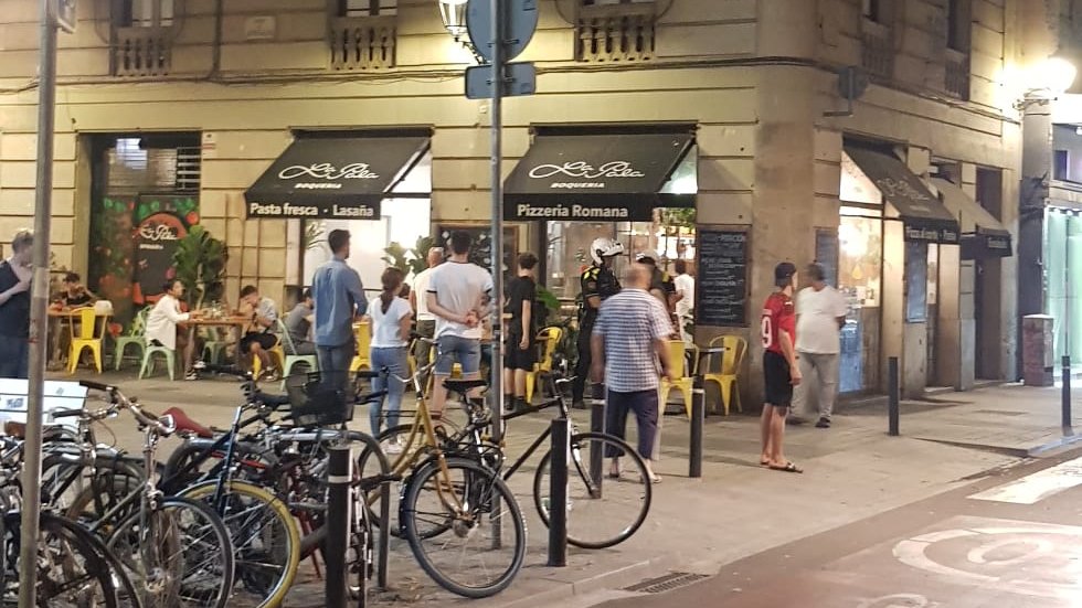 🔴 Aquesta nit diversos incidents amb arma blanca a #Barcelona. Un apunyalat a la plaça de Sant Agustí. Robatori amb apunyalament a carrer de Sant Josep Oriol. I de matinada, apunyalament a zona Marina. La temporada ve calenta. <a href="/GUBBarcelona/">Guàrdia Urbana Barcelona</a> ha detingut un dels autors. <a href="/elcasocat/">ElCaso.cat</a>