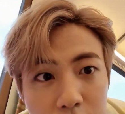 mikrocosjin's tweet photo. dont open this thread if you’re in love with seokjinnie ; https://t.co/S3x8cN0R4v