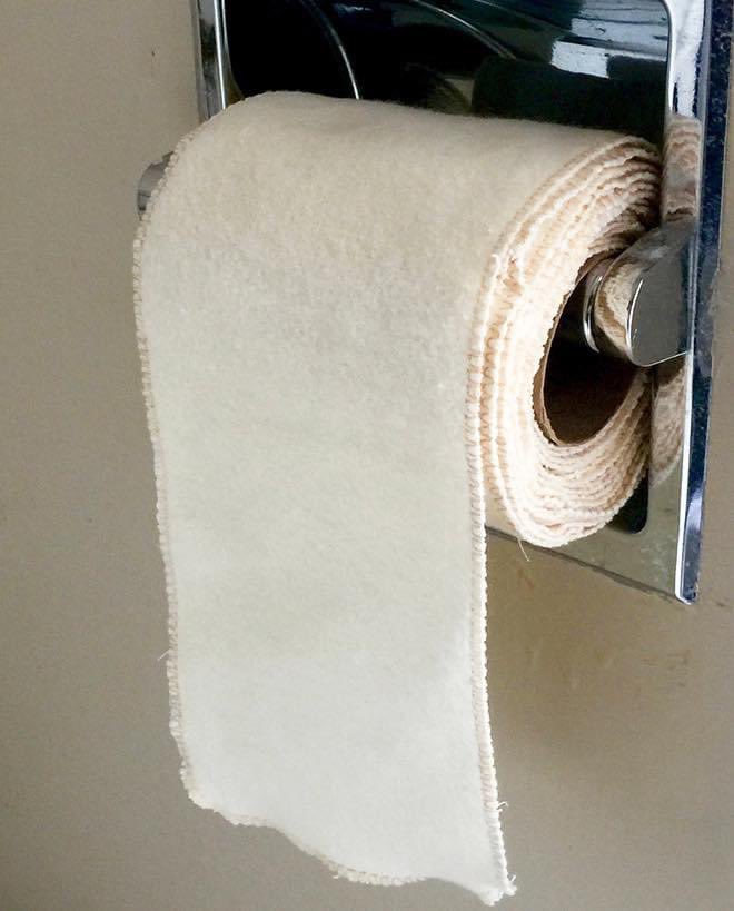 AdvoBarryRoux's tweet photo. This Washable, Reusable Toilet Paper Can Be Used Over And Over and Over. https://t.co/4vTcDaXmwP