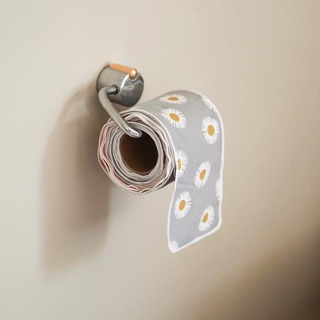 AdvoBarryRoux's tweet photo. This Washable, Reusable Toilet Paper Can Be Used Over And Over and Over. https://t.co/4vTcDaXmwP