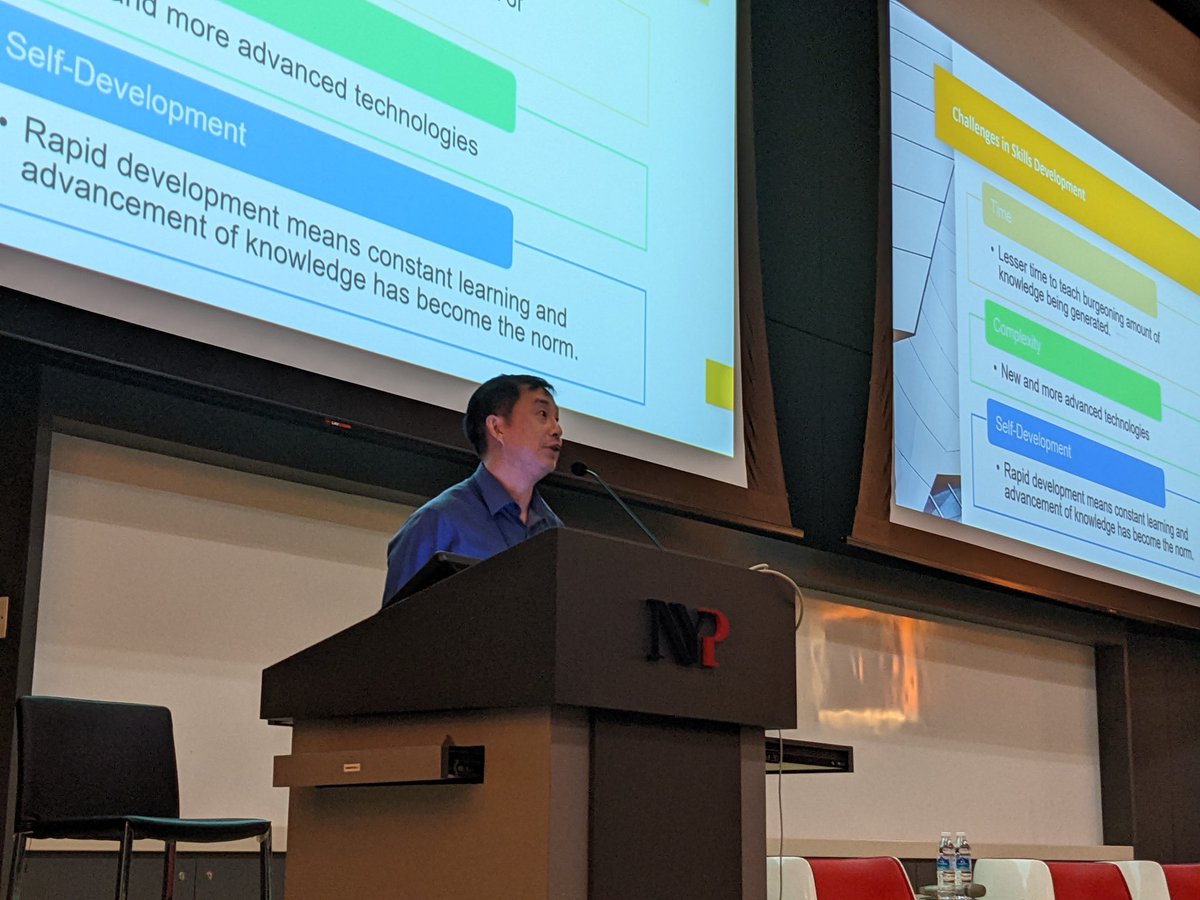 fuzziebrain's tweet photo. From an educator's perspective after sitting through an afternoon of #orclapex: "APEX looks like a great product." https://t.co/uK0iyXniGO