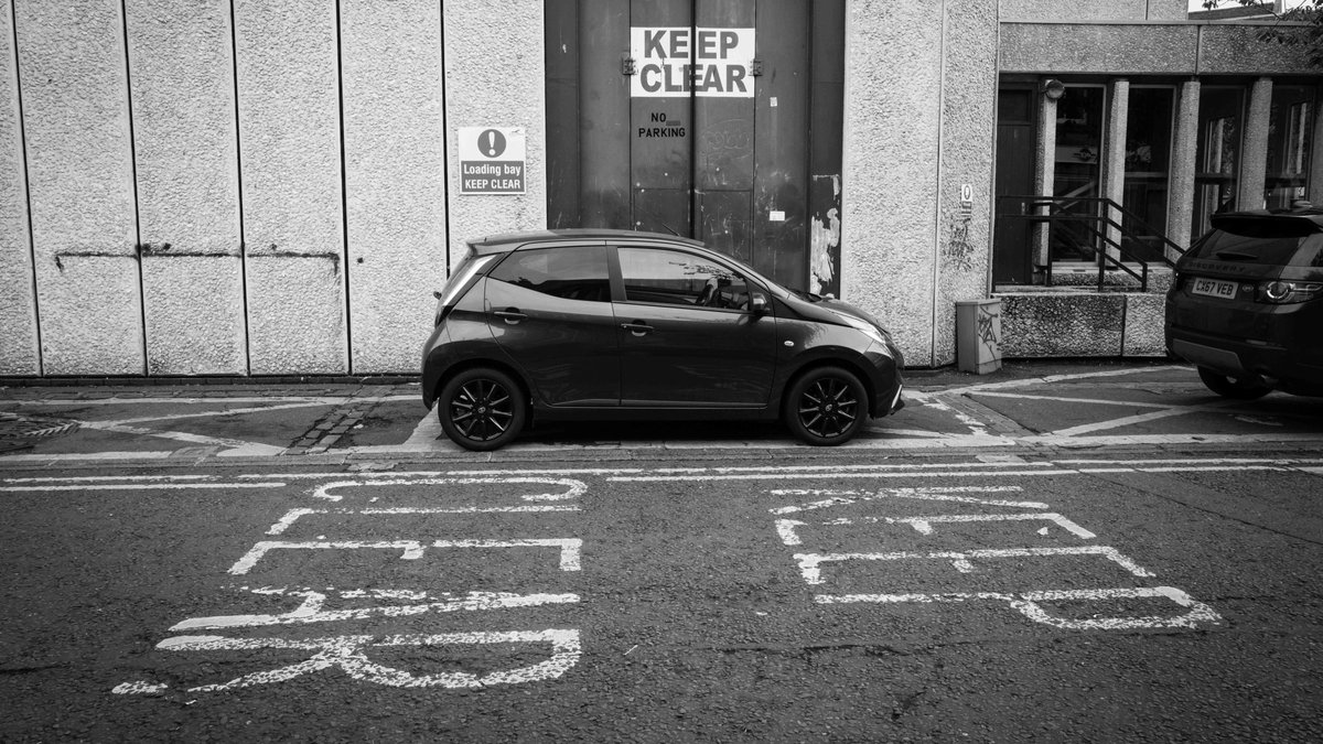 les_telford's tweet photo. Well, perhaps I can put it another way...
#keepclear #noparking #LeicaQ2 #leicacamera #leicauk #streetphotography #spi̇collective https://t.co/JjPjvkkXv3