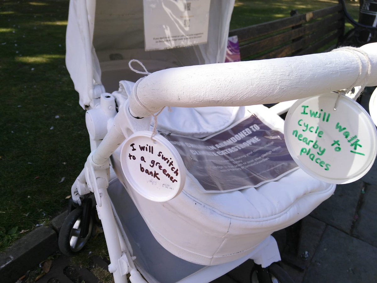 Lots of pledges attached to the climate pram in Glossop town centre yesterday!
'I will switch to a greener bank'
'I will walk/cycle to nearby places' #ClimateGuardian 
#ClimateAction
#Glossop