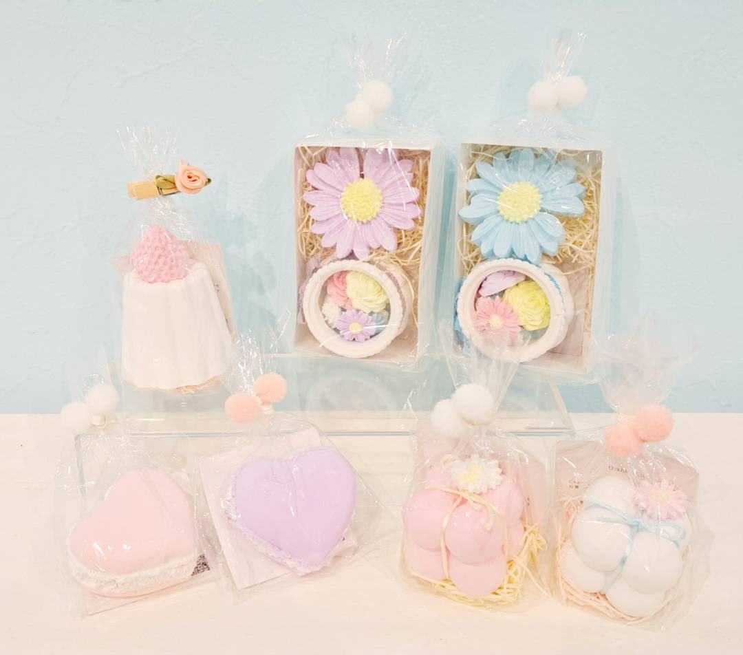 hakomittsu's tweet photo. Chérie claireさん(@hikari__flower )

アロマとお花をコンセプトにしたインテリア雑貨を作る作家様です。
くまちゃんやお花、カヌレ型などお部屋にかわいいアロマストーンがならびました。
お好みのオイルを垂らして、素敵な香りに癒されてくださいね。

🌟通販はDMへ
#hakococo通販 
#はこみっつ https://t.co/FYuiNU9R49