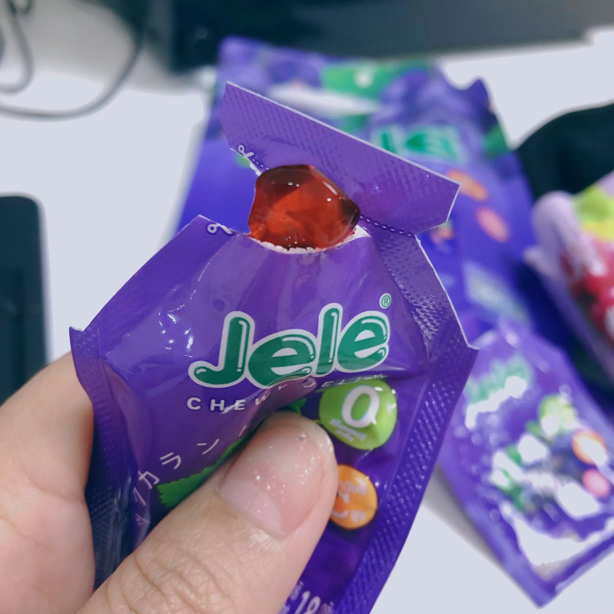 Hakizung's tweet photo. ฉีก บีบ ดูด!! มื้อว่าง ว่างทุกมื้ออ่ะ ถ้าจะอร่อยขนาดนี้ แด๊กไปเหอะ วิตามินซีสูง
  0 แคลเด้สาว แค่ฉีกก็รู้สึกผอม #อร่อยไม่ต้องชดใช้กรัม #ของดีบอกต่อ #รีวิวเซเว่น https://t.co/dKWOXzt50Y