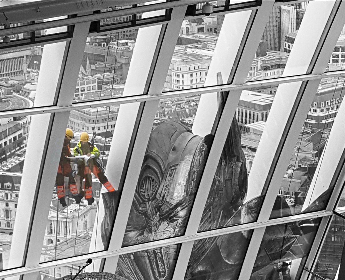 MediaAbseiling's tweet photo. Great one from the Sky Garden Install #vinylgraphics #vinylwrap #windowvinyl #buildingadvertising #buildinggraphics #branding #ropeaccess #abseiling #ropelife #transformers #signage #events https://t.co/vpuwA9MxAs