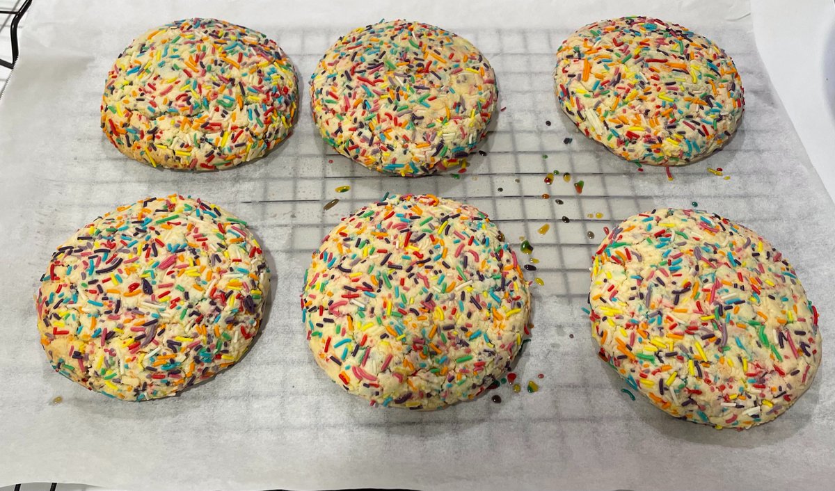 TessaLePew's tweet photo. Sprinkle cookies are awesome! #bakingFriday https://t.co/omGq7vKat7