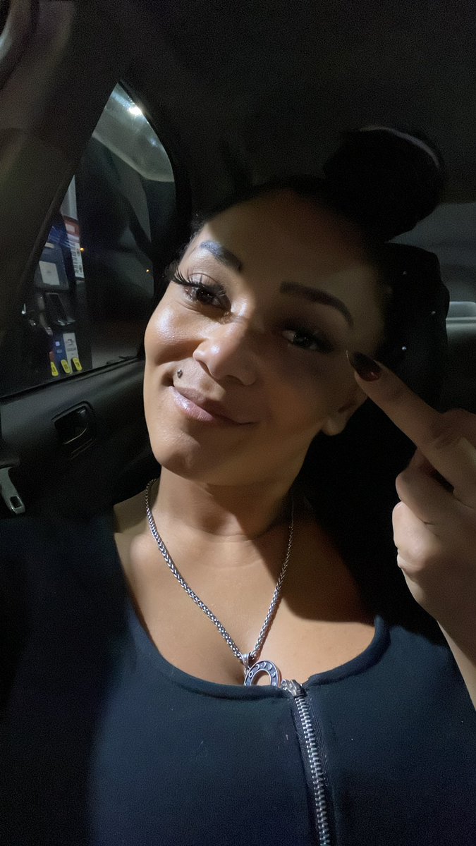 GoddessCoka's tweet photo. I need my nails done but whatever. #Goodnight #sissy #bitch
#afterworkFlow #goddess #paypigwanted #cashcow https://t.co/v991bVvl5m