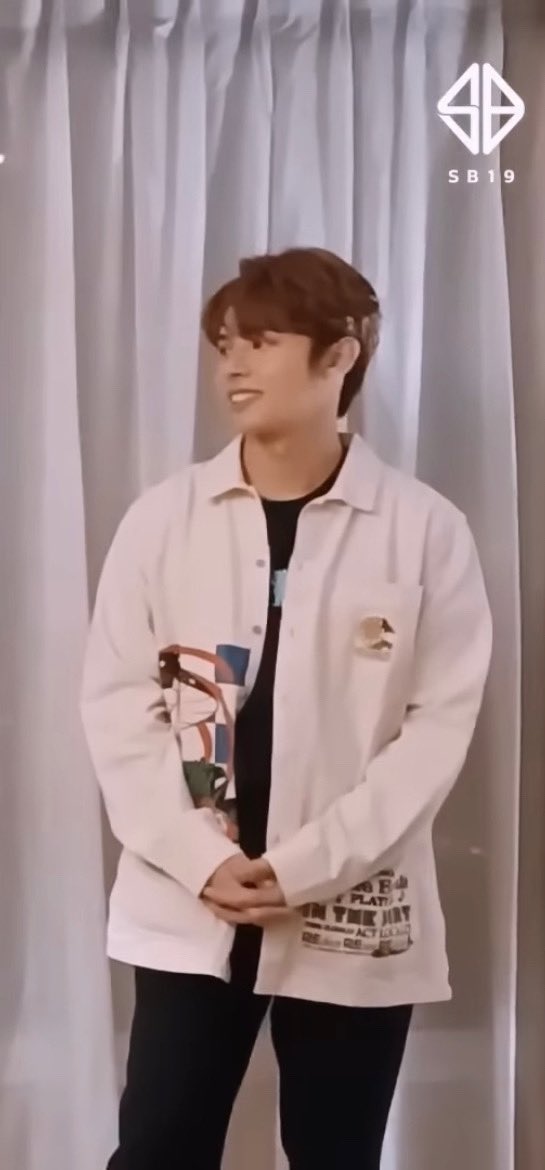 ChickenEggsOFC's tweet photo. Wala tayong clear photo ni jah. Pero yan oh. What a coincidence. 

SB19 WYAT RELEASE TODAY
@SB19Official #SB19
#SB19WYATMVOutNow https://t.co/lCRIx65Vu6