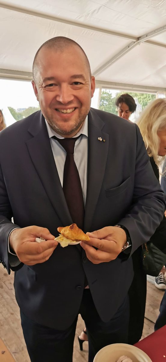 Fans d’Oeufs (@fansdoeufs) on Twitter photo Les #OeufsDeFrance s'invitent au Village International de la Gastronomie sur le stand de l'association "Les enfants cuisinent" 🥚
Le chef @eurotoques1 <a href="/Olivier_Chaput/">Olivier_Chaput</a> y propose des ateliers culinaires ouverts aux enfants de 6 à 18 ans avec les chefs ambassadeurs de l'association Les #OeufsDeFrance s'invitent au Village International de la Gastronomie sur le stand de l'association "Les enfants cuisinent" 🥚
Le chef @eurotoques1 <a href="/Olivier_Chaput/">Olivier_Chaput</a> y propose des ateliers culinaires ouverts aux enfants de 6 à 18 ans avec les chefs ambassadeurs de l'association