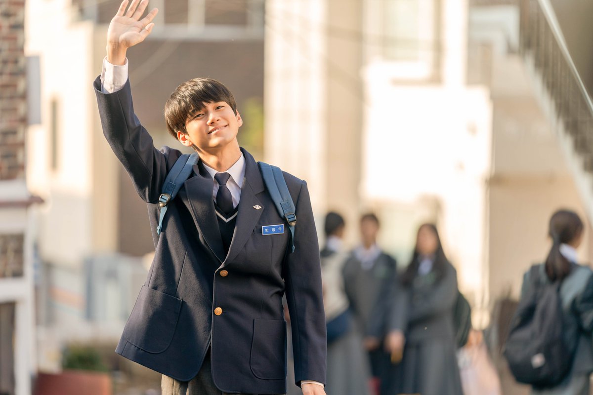 그 오빠와 눈이 마주친 순간, 나는 결심했다.
내 인생은 이 오빠를 만나기 위해 시작됐다고.
내_인생을_망치러_온_나의_구원자.jpg

정우의 설레는 고백과 함께
매주 1장씩 미공개 스틸이 공개됩니다!

#인생은아름다워 #9월28일대개봉
#류승룡 #염정아 #박세완 #옹성우
#주크박스 #뮤지컬