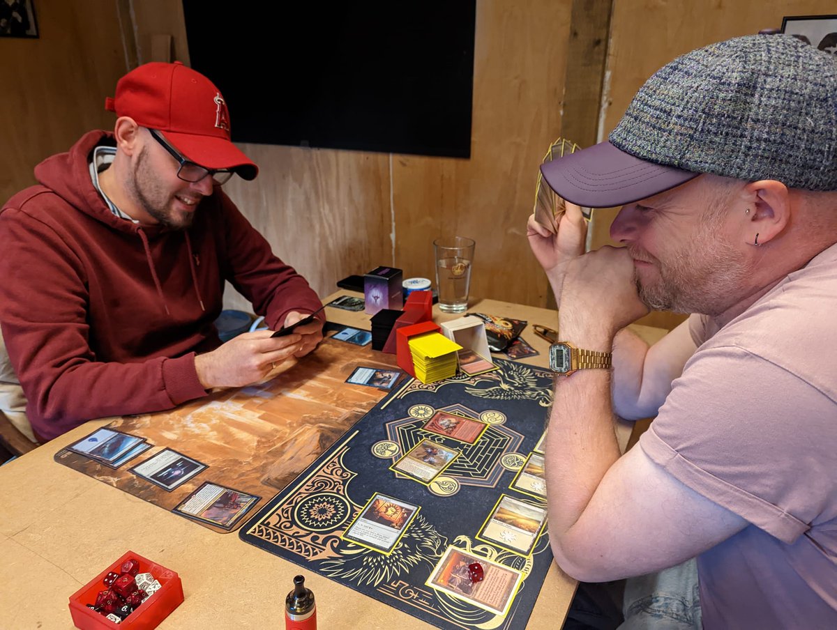 RollOrNothing's tweet image. Been getting into #MagicTheGathering recently, absolutely loving it, can't get enough. Look at our happy little faces man!!