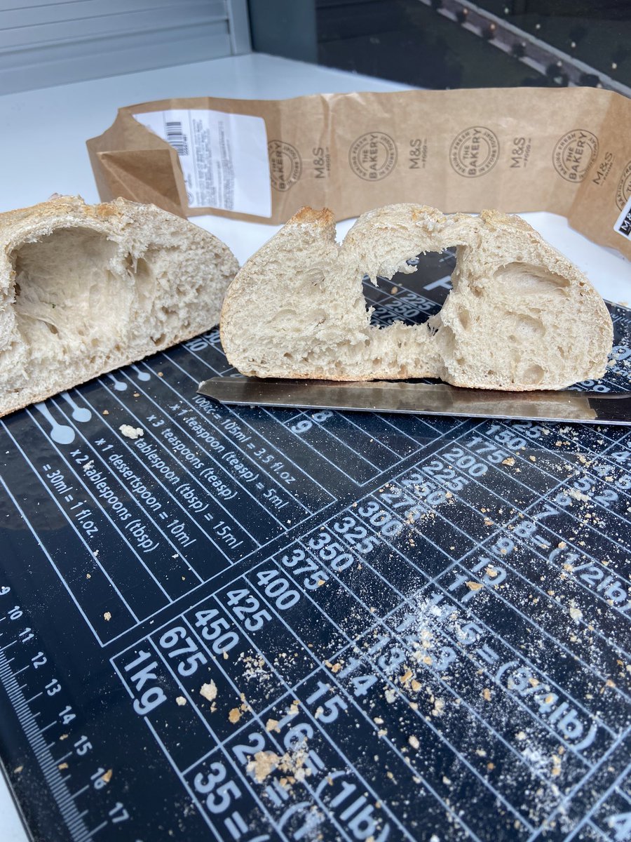 MJTT55's tweet photo. Brought this loaf from @marksandspencer and the middle’s empty, have I been overcharged??? https://t.co/d8FIw0rVYt