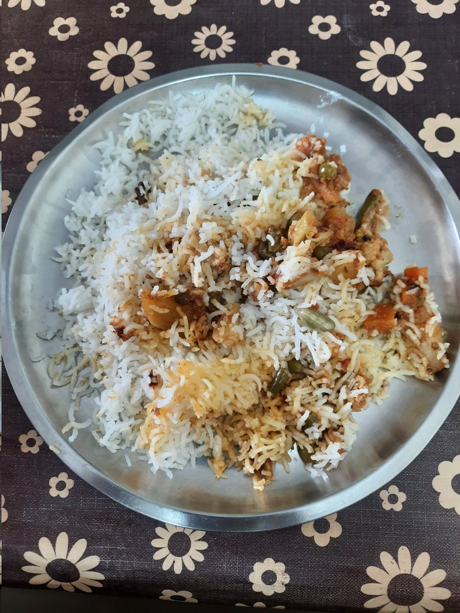 _WarriorPo's tweet photo. Veg Biryani one more time before shifting to NCR. Cooking is ❤️
#BeLikePanda🐼 https://t.co/XlmRu3NQuy
