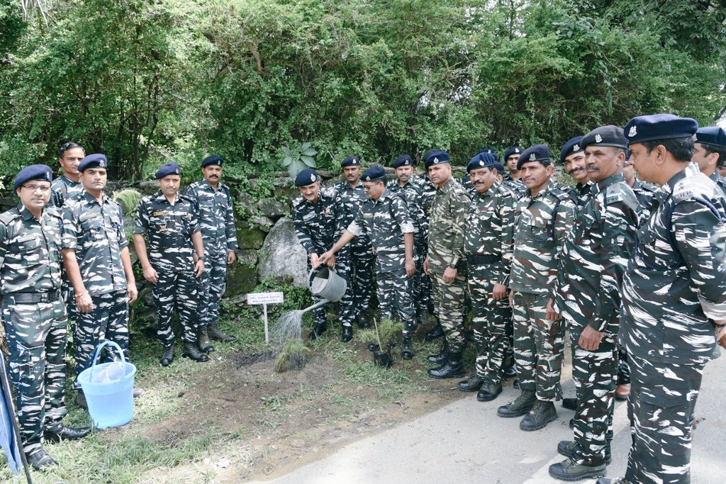 ISA_MountAbu's tweet photo. Tree plantation drive conducted by ISA,CRPF,Mount Abu. Sh Sunil Joon Director/IG, ISA commended the efforts put in by all CRPF personnel for having participated including locals in this noble cause &amp; termed it as one of the best gift to the next generation.
@crpfindia 
@snljoon https://t.co/x5kQTj3GPP