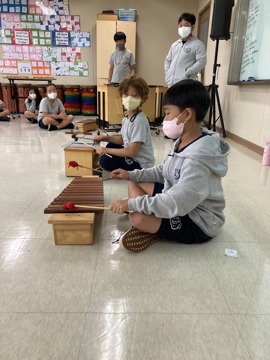 MrToddMusic's tweet photo. 4th graders worked with partners to make arrangements including a known melody and their own accompaniments. Definitely some top notch communication and collaboration skills! #kisj #kisjesmusic https://t.co/aZZWOOvcn8