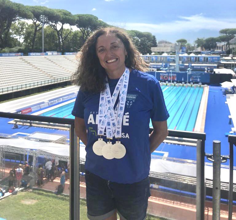 CNManresa_'s tweet photo. La nostra presidenta Montse Gomáriz, triple subcampiona d’Europa màster i nova #recordwoman de #natació!!
🥈100 papallona
🥈200 estils
🥈🔔 50 papallona (nou rècord d’Espanya)
Enhorabona pel teu gran paper als Campionats d’Europa de Roma! 👏🏼👏🏼
#Manresa #Arqué https://t.co/8w5G7fLrvN