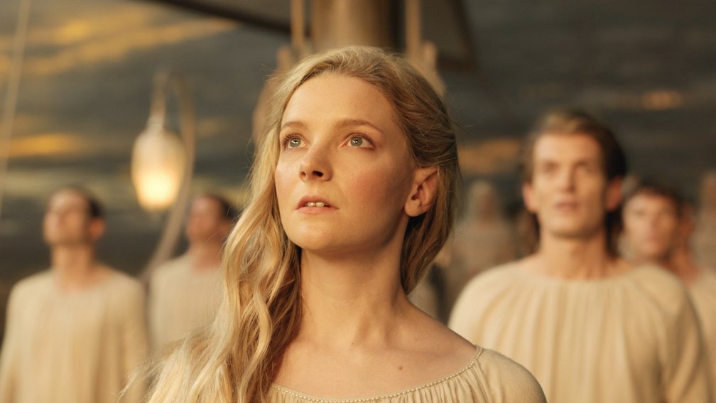 bestoftolkien's tweet image. Morfydd Clark as Galadriel in #TheRingsofPower ✨