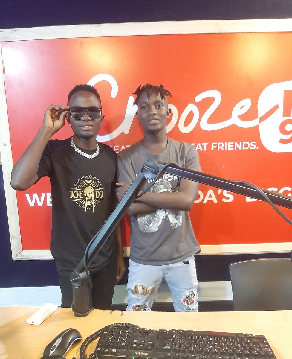 912CroozeFM's tweet photo. #CFMLifestyle on Friday with @starcentdj @Inyaaclare and Guest #DJJoe
Let's eat PARTY Darlings. #TGIF https://t.co/1HI5rWWcVB
