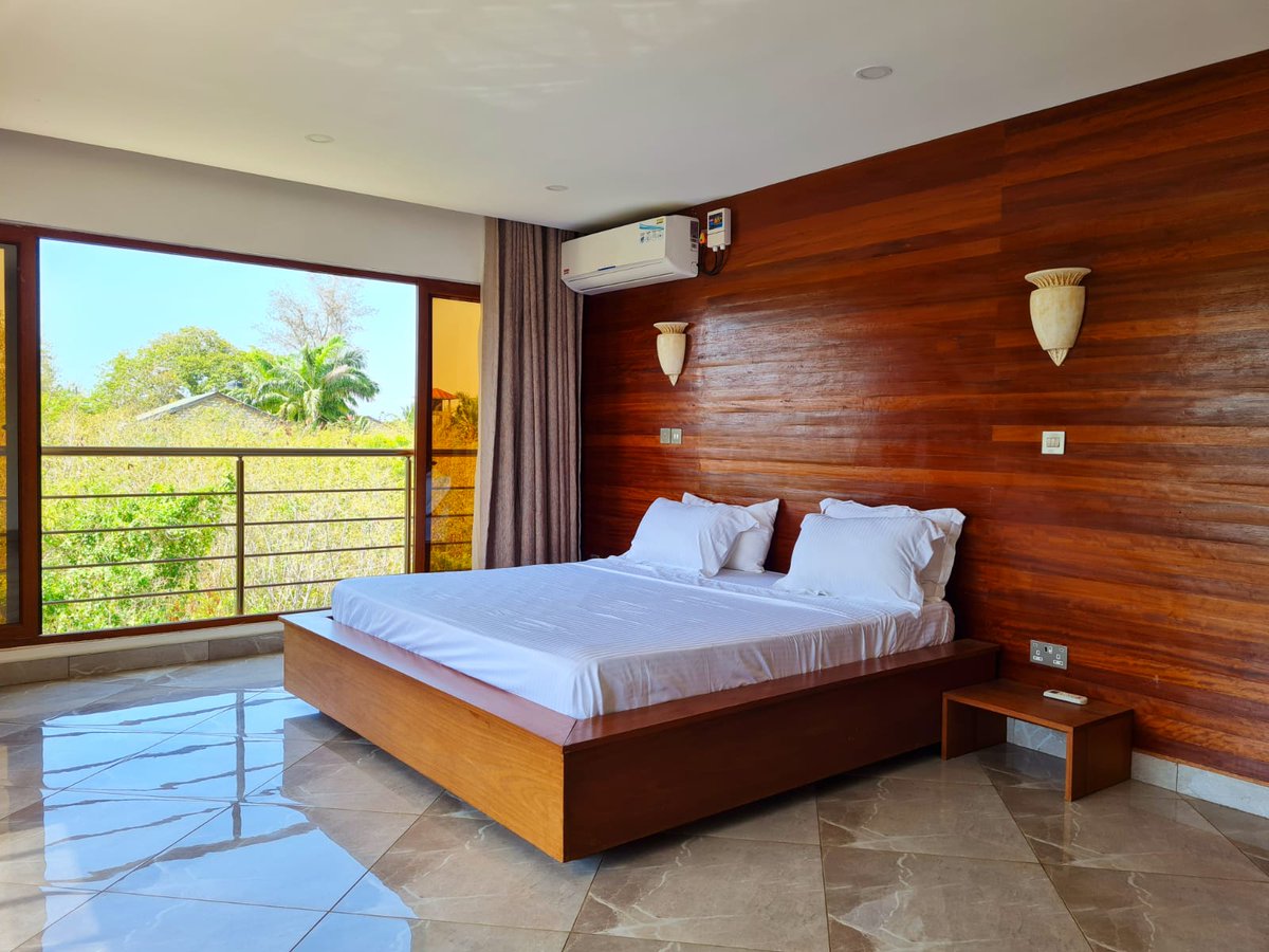PerfectSafariz's tweet photo. Diani Stays
5 Bedroom villa, 5 ensuite rooms on self catering tariff.
Private pool
Gazebo, outdoor seating area
Manicured gardens
#weekendvibes #vacation #escapetoDiani #beach #sand #sun #sea #sunsets https://t.co/TRk2iBlw0g