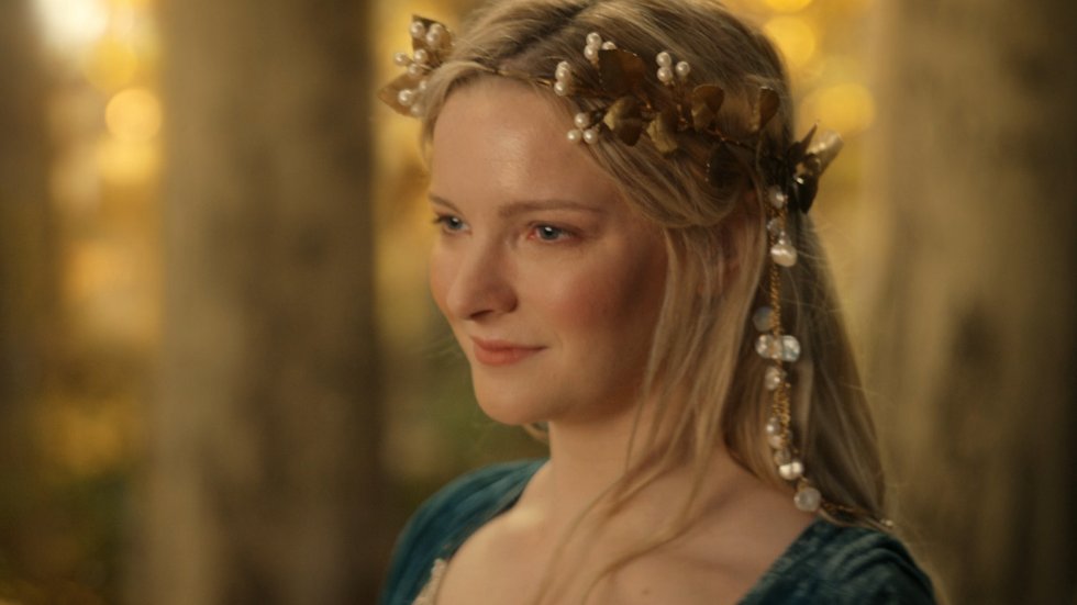 bestoftolkien's tweet image. Morfydd Clark as Galadriel in #TheRingsofPower ✨