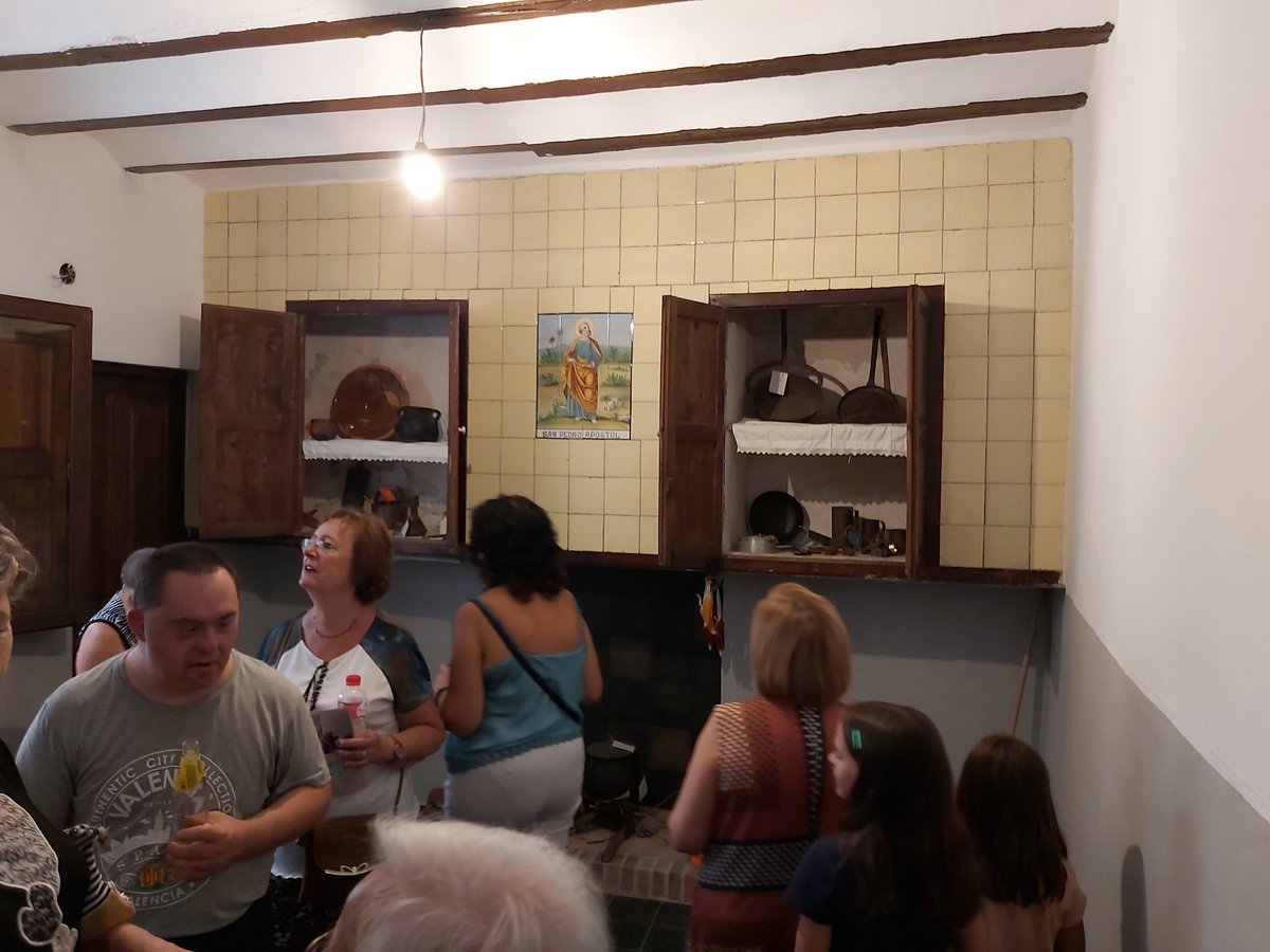 peuuji's tweet photo. Cirat inaugura l'espai cultural "Casa Abadía" i reforça el seu projecte participatiu al voltant del #patrimonicultural amb el suport de #peuuji #somuji @UJIuniversitat cc @chivamarisa @Patrindustrial @angelportoles #redessonamores #comunitatpatrimonial https://t.co/49BUNX4hLa https://t.co/jFDUaon32w