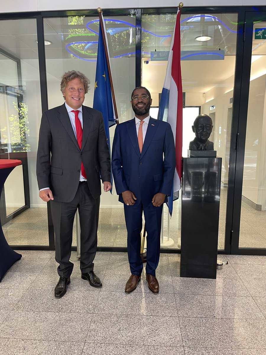 DrJeanJesse's tweet photo. J’ai été chaleureusement accueilli par S.E. Pieter Jan Kleiweg de Zwaan, Ambassadeur des Pays-Bas à Bruxelles. Lors d’un échange de courtoisie, la candidature de Mme Florence Duperval Guillaume au poste de Directeur de l’OPS a été largement débattue. https://t.co/ujkh6b0ohb